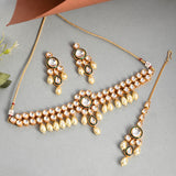 Kundan Elegance Delicate Pearls Maang Tika Set