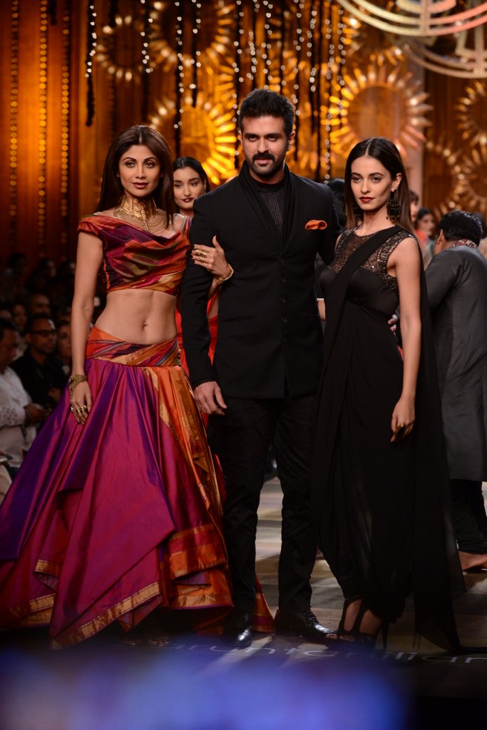 The Details Of Wills Lifestyle India Fashion Week