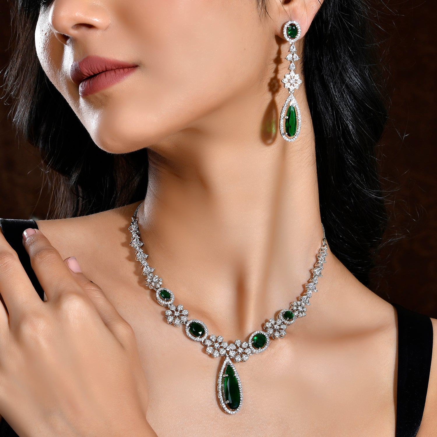 Sparkling Essentials Emerald Glam American Diamond Necklace Set – VOYLLA
