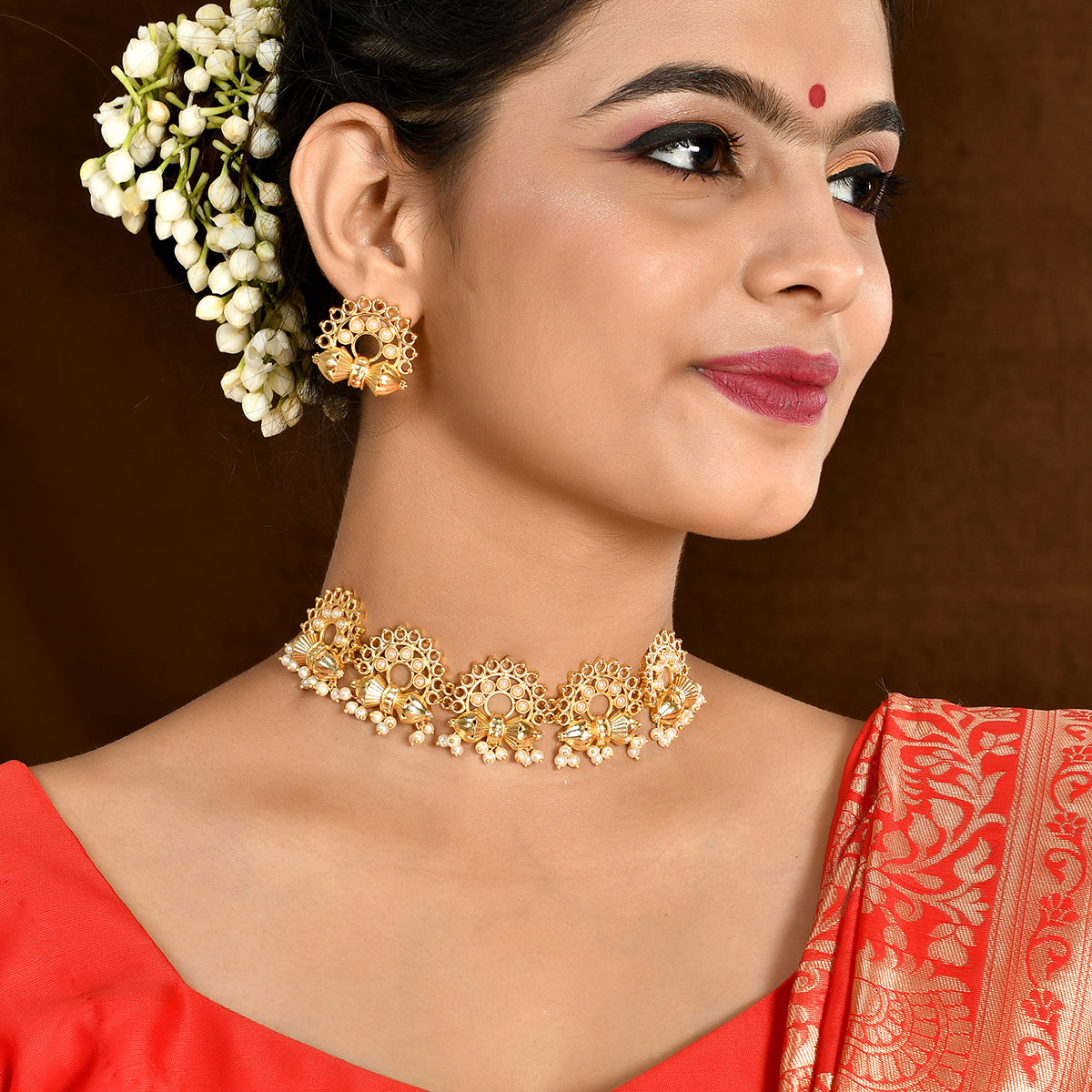 Aradhana Jyoti choker Necklace Set