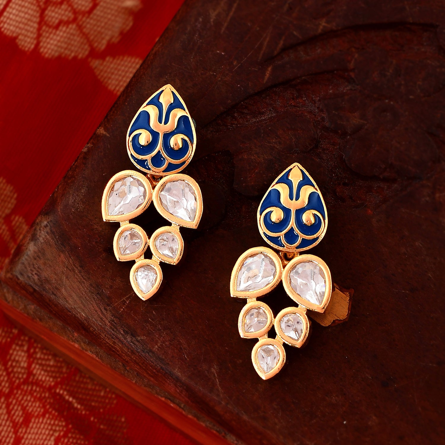 Gold-Toned vs Kundan Jewellery
