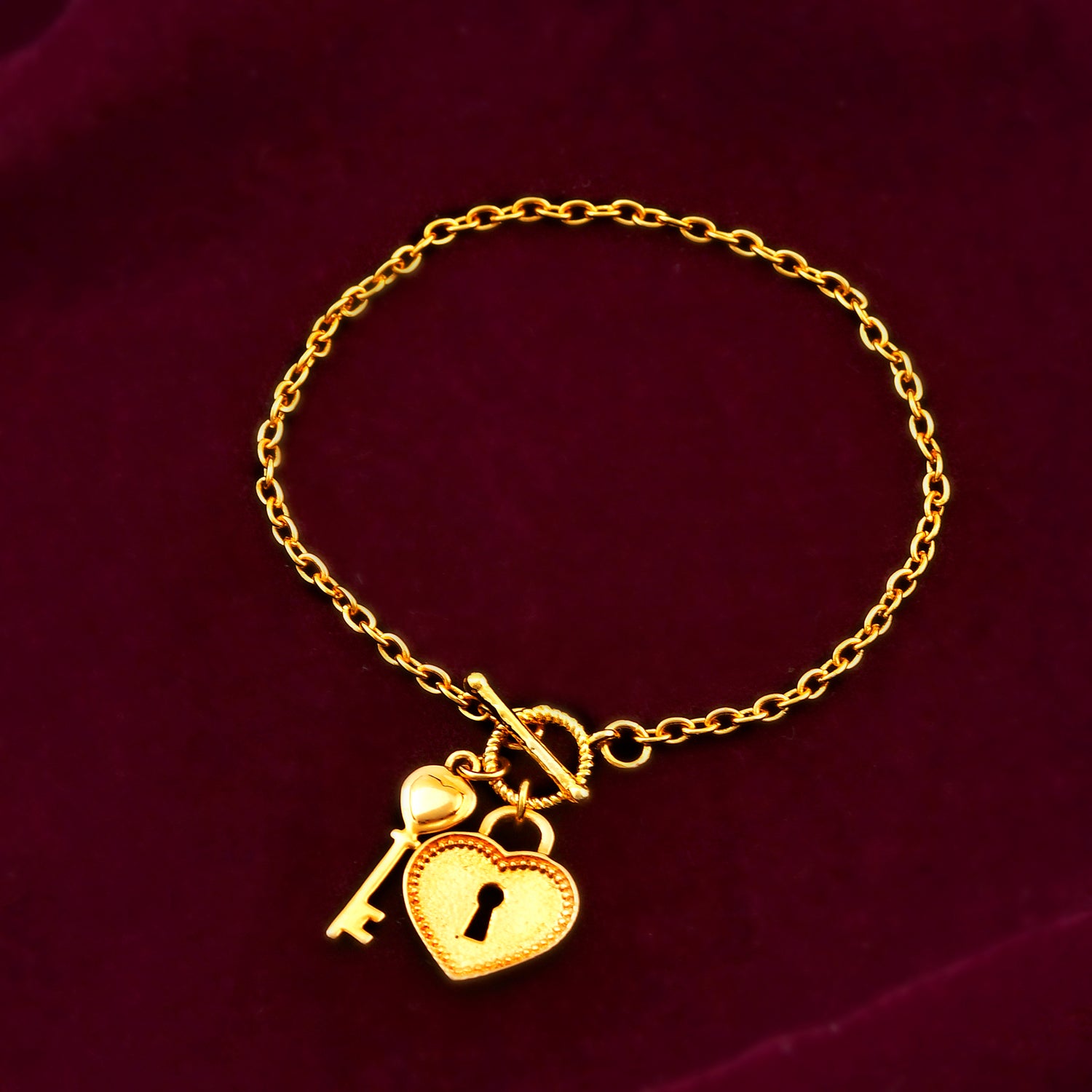 Valentine's Day Locked In Love Toggle Charm Bracelet – VOYLLA