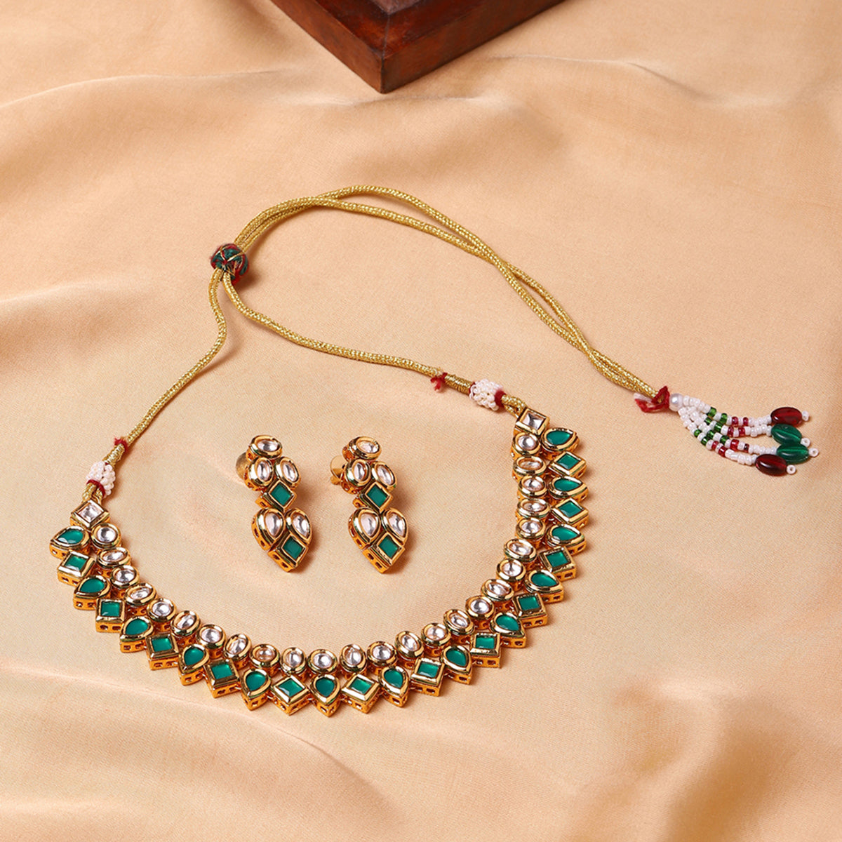 Kundan Gold Plated Choker Necklace Set – VOYLLA