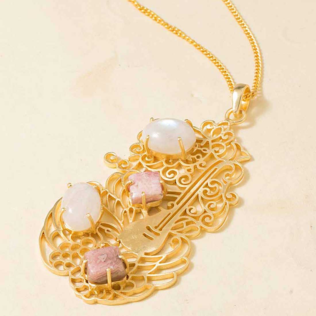 Trendy And Stylish Pendant With Chain