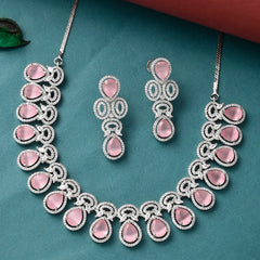 コレクション AUTHENTIC&UNIQUE JEWELRY Unique emerald and diamond choker | 蕭邦 | 獨一無二祖母綠配鑽石