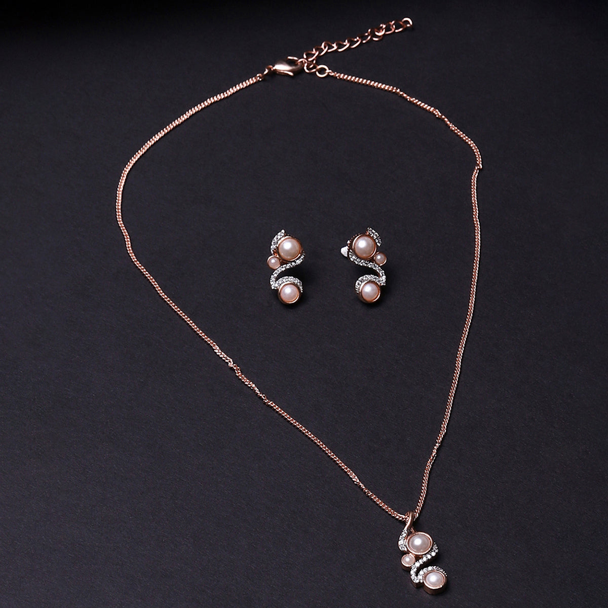 Voylaa rose gold-plated brass necklace set