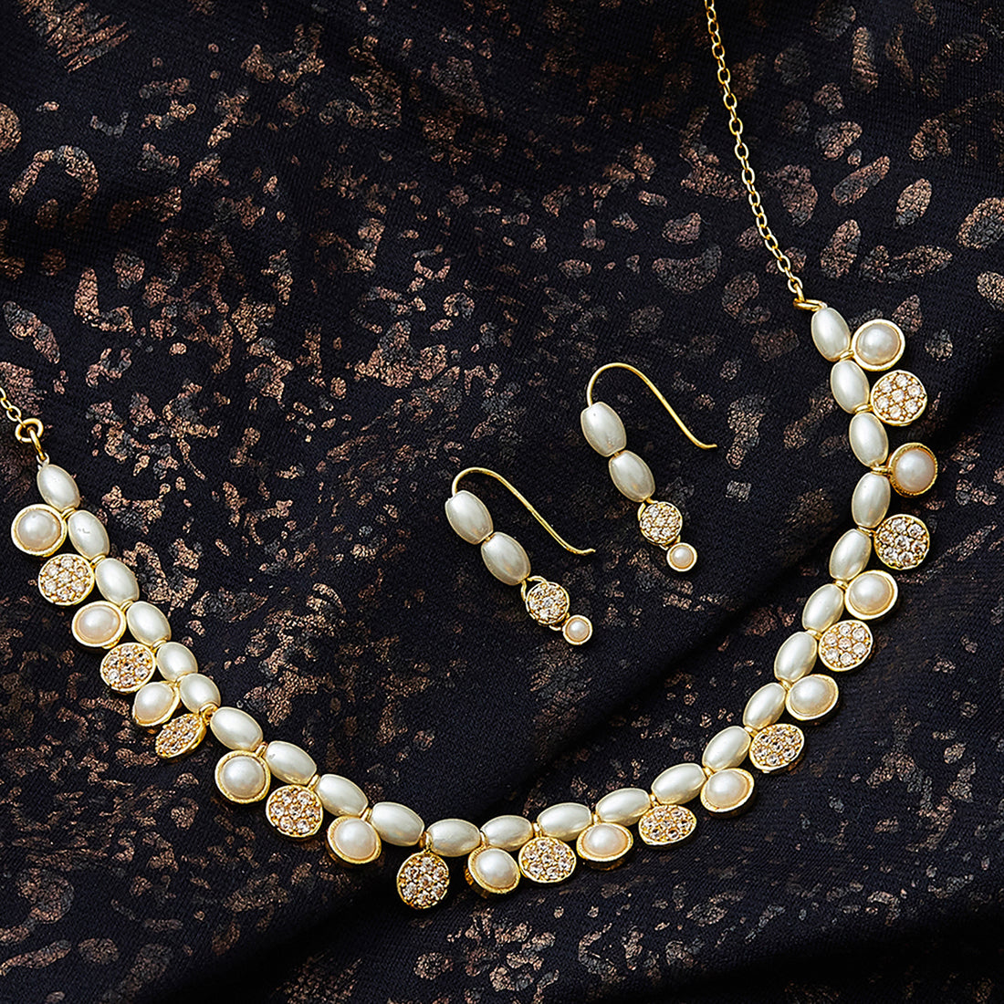 Pearly White Elegant Gold Tone Necklace Set
