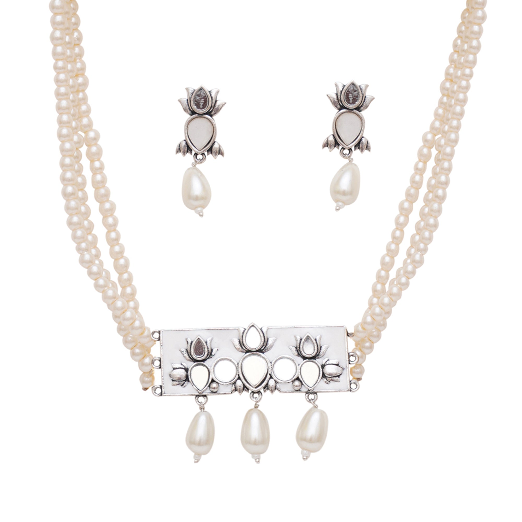 Pearly Queen: Elizabeth II's Signature Three-Stranded Pearl Necklaces