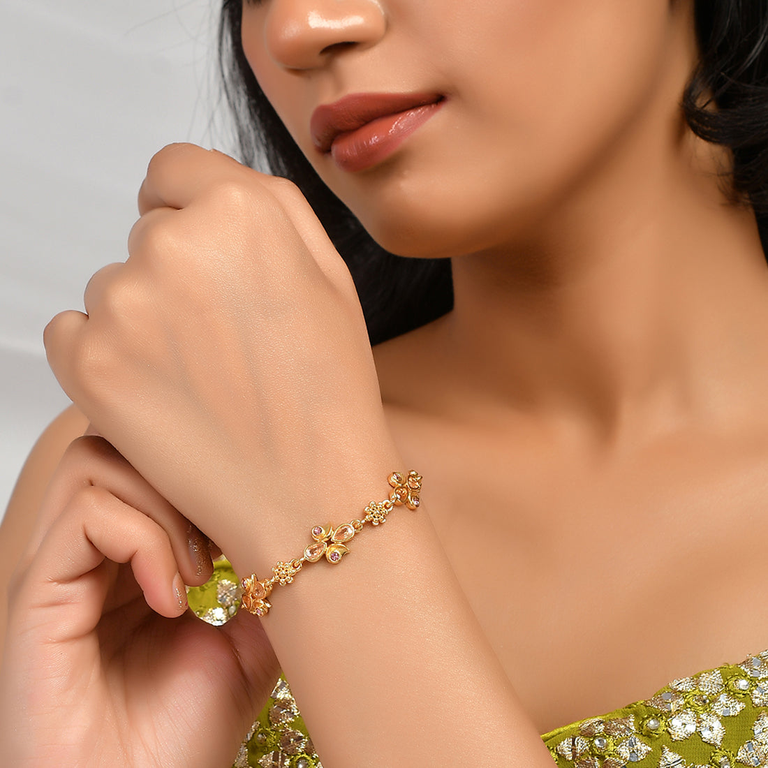 Buy Gold Jewellery | Latest Gold Jewellery Designs | Abharan Jewellers