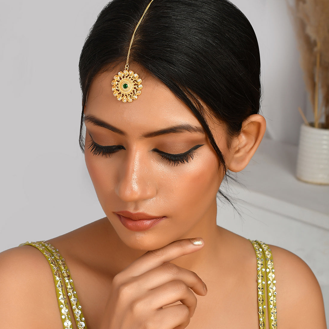 Maang Tikka In Circle Gold Maang Tikka Designs For Round Face Sales